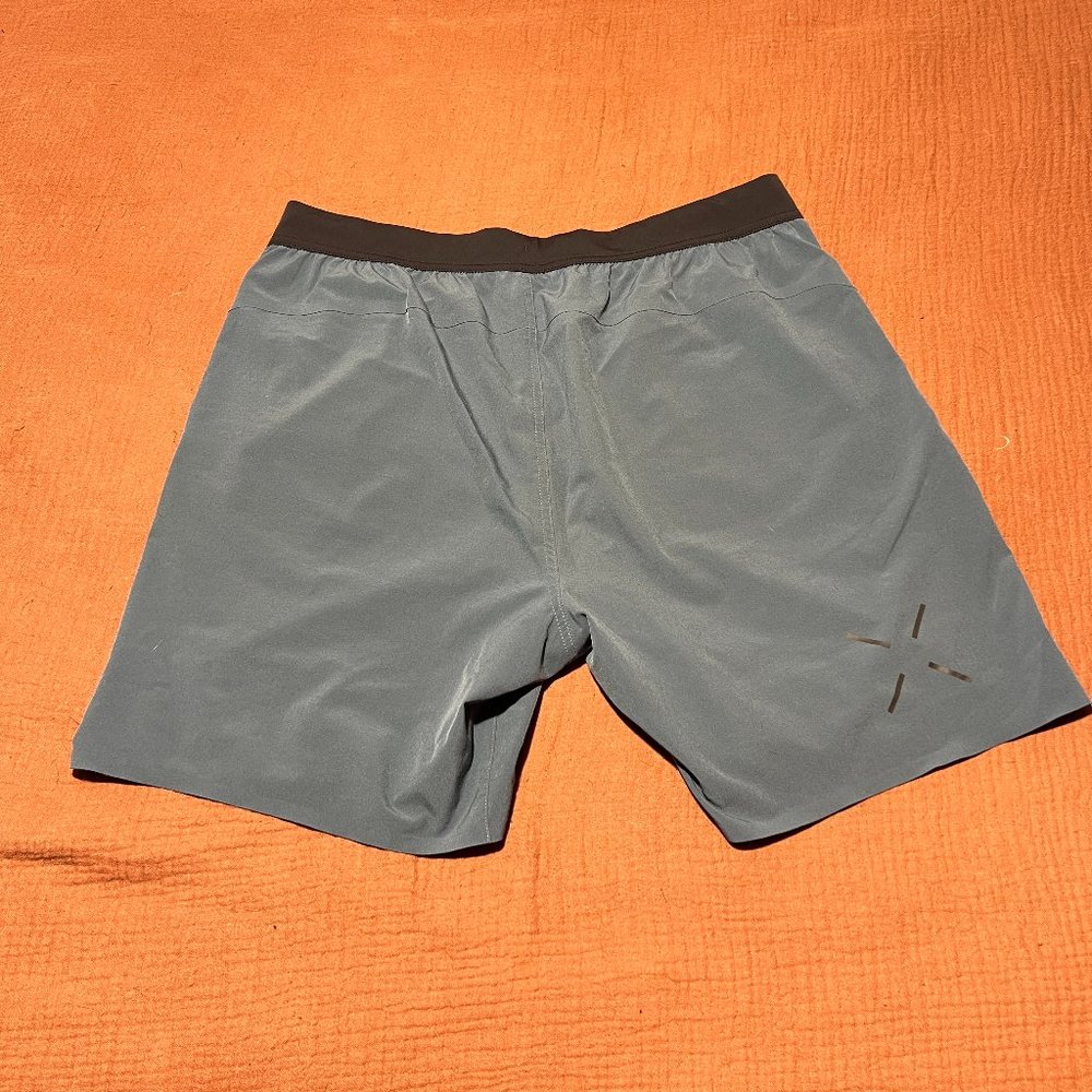 Ten Thousand Interval Shorts Medium / 7-Inch